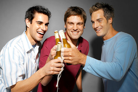 Studie: Bier macht Männer kreativ (Foto: Stockbyte | Photos.com)