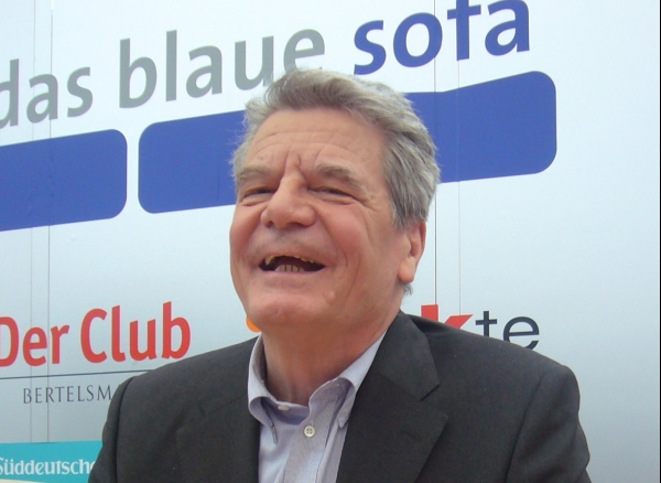 Joachim Gauck, Das blaue Sofa / Club Bertelsmann, Lizenz: dts-news.de/cc-by