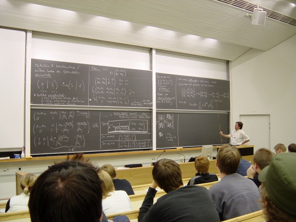 Professor bei Mathematik-Vorlesung, dts Nachrichtenagentur