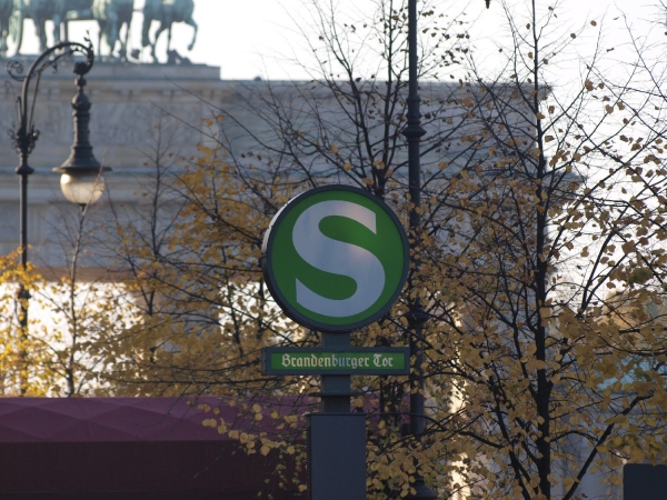 S-Bahn-Station am Brandenburger Tor in Berlin, dts Nachrichtenagentur