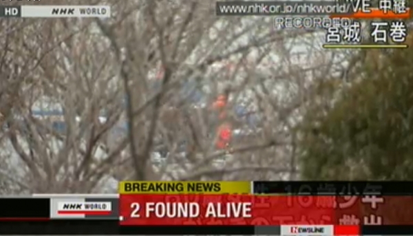 TV-Bilder: Rettung von zwei Überlebenden der Naturkatastrophe in Japan, NHK, dts Nachrichtenagentur