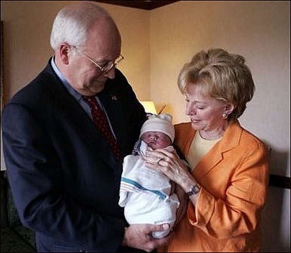 Dick Cheney mit seinem Enkel, dts Nachrichtenagentur