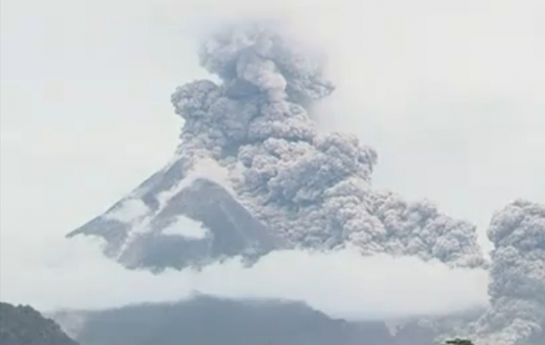 Indonesischer Vulkan Merapi bei Ausbruch Anfang November 2010, dts Nachrichtenagentur