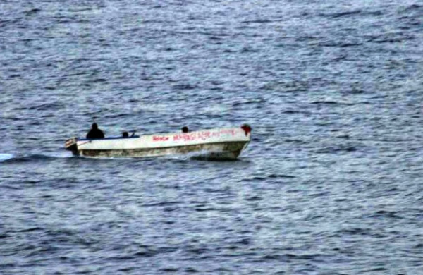 Piraten in einem kleinen Schnellboot, dts Nachrichtenagentur