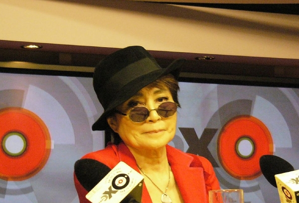 Yoko Ono, Alexander Plushev, Lizenz: dts-news.de/cc-by