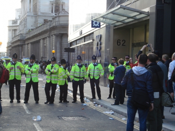Polizisten in London, RachelH_, Lizenz: dts-news.de/cc-by
