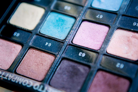 Pastelltöne sind die neuen Hingucker beim Make-up (Foto: Anna Lisovska | Dreamstime.com)