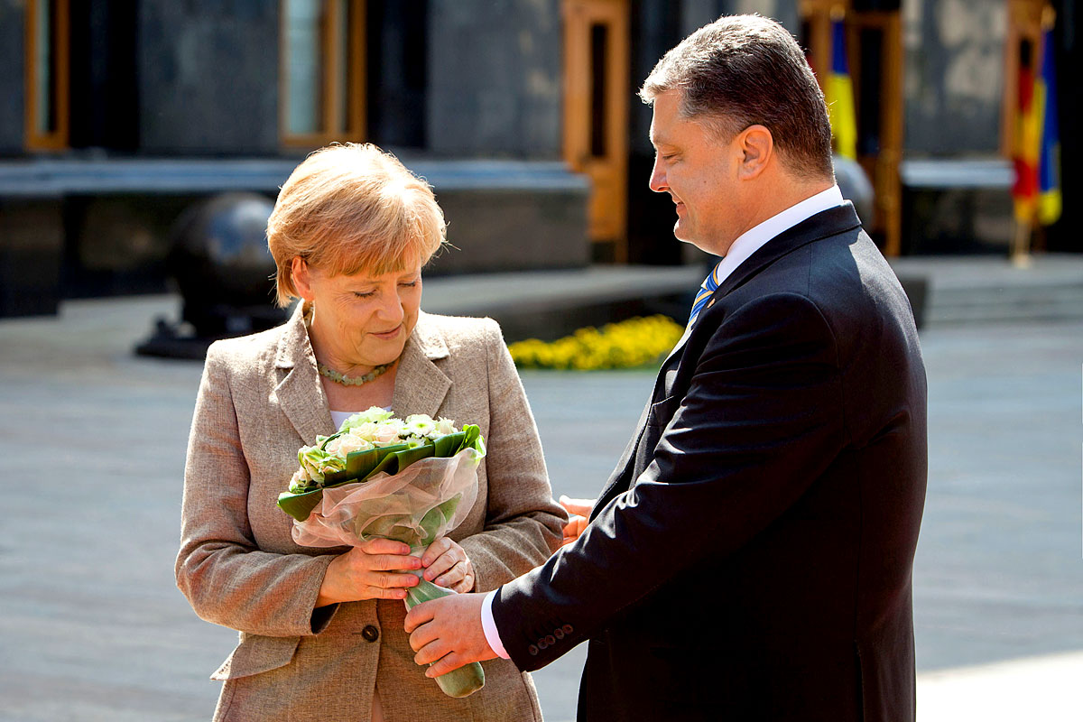 Angela Merkel mit dem ukrainischen Präsident Petro Poroschenko