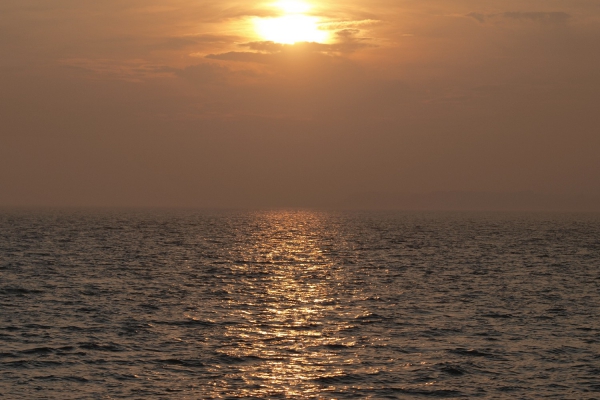 Sonnenuntergang über dem Meer, über dts Nachrichtenagentur