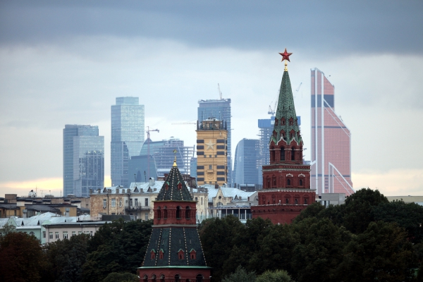 Turm des Kreml in Moskau mit dem Moskauer Bankenviertel im Hintergrund, über dts Nachrichtenagentur