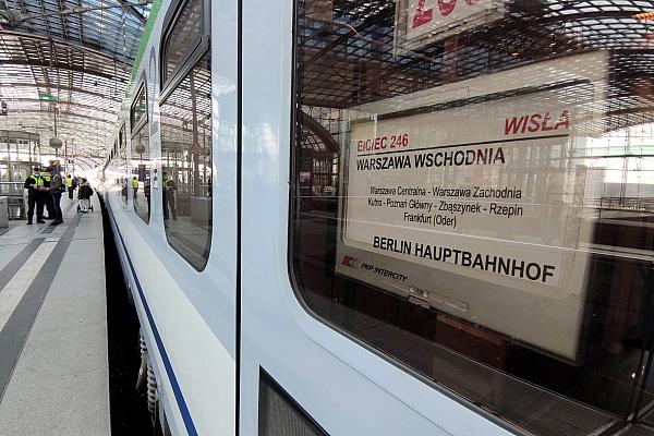 Zug auf der Strecke Warschau-Berlin, über dts Nachrichtenagentur