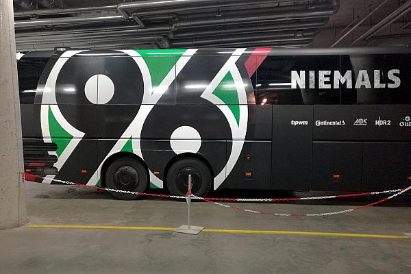 Mannschaftsbus von Hannover 96, über dts Nachrichtenagentur