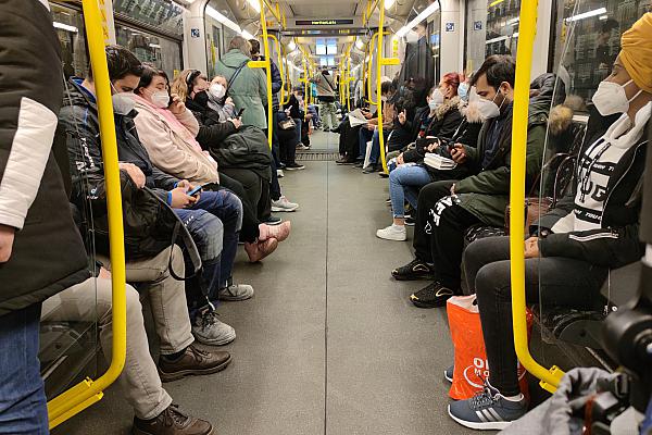 Vollbesetzte U-Bahn, über dts Nachrichtenagentur