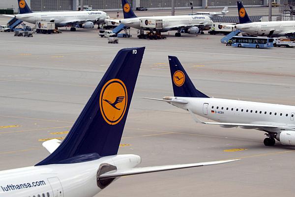 Reichen nicht mehr aus: Andere Lufthansa-Maschinen am Flughafen, über dts Nachrichtenagentur