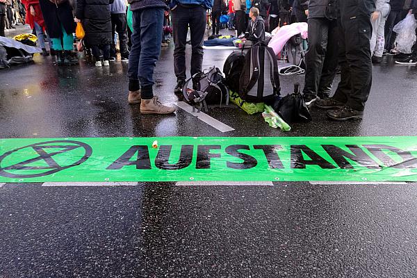Eine Straßenblockade in Berlin, über dts Nachrichtenagentur