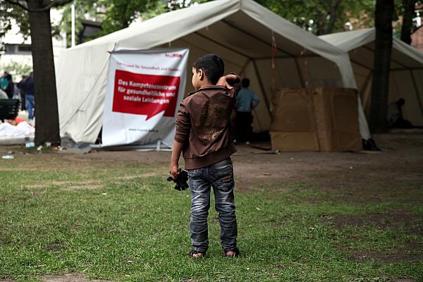 Flüchtlingskind während der Krise 2015, über dts Nachrichtenagentur