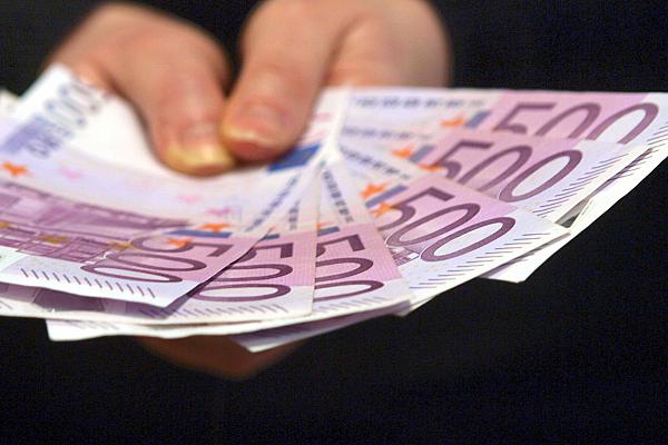 3.000 Euro in 500-Euro-Geldscheinen, über dts Nachrichtenagentur