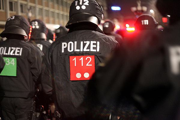 Polizei bei Demo, über dts Nachrichtenagentur