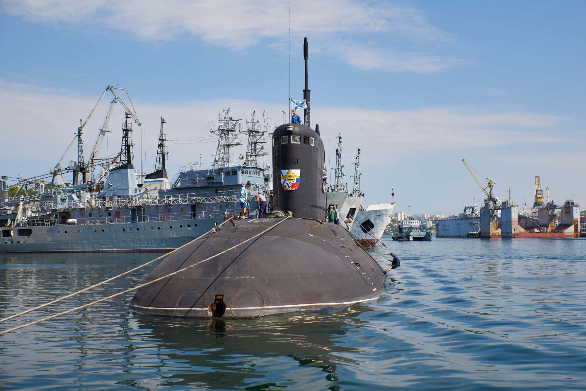 Russisches U-Boot im Hafen von Sewastopol 