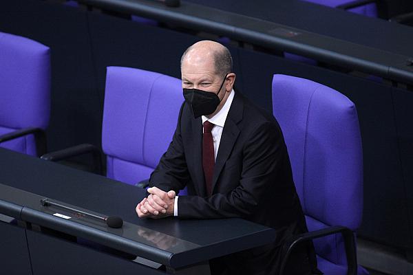 Olaf Scholz mit Maske im Bundestag, über dts Nachrichtenagentur