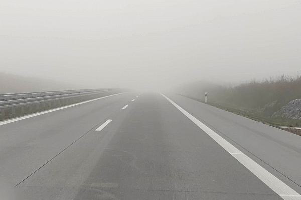 Nebel auf einer Autobahn, über dts Nachrichtenagentur