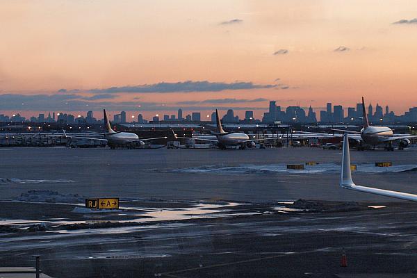 Flugzeuge am Flughafen Newark bei New York, über dts Nachrichtenagentur