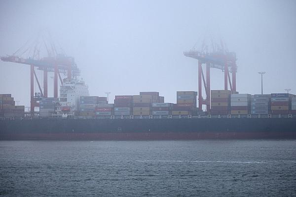 Containerschiff in Wilhelmshaven, über dts Nachrichtenagentur
