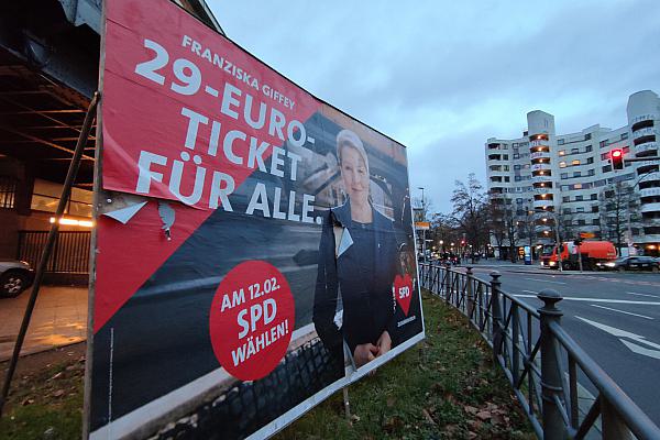 SPD-Plakat zur Wiederholungswahl in Berlin am 12.02.2023, über dts Nachrichtenagentur