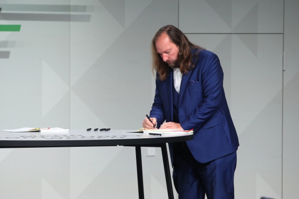 Anton Hofreiter bei der Unterzeichnugn des Koalitionsvertrags, über dts Nachrichtenagentur
