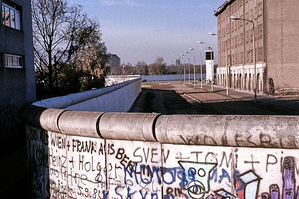 Berliner Mauer mit Todesstreifen (Archiv), über dts Nachrichtenagentur