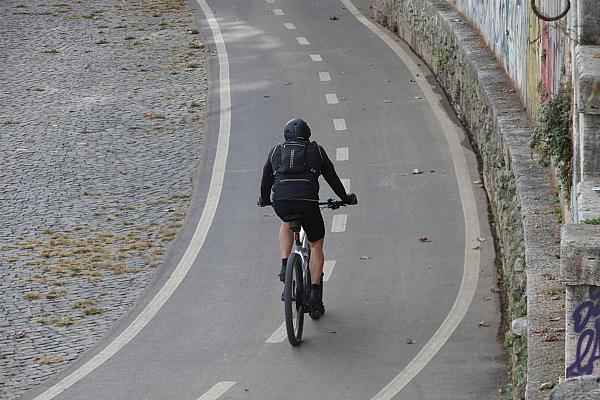 Fahrradfahrer auf Fahrradweg, über dts Nachrichtenagentur