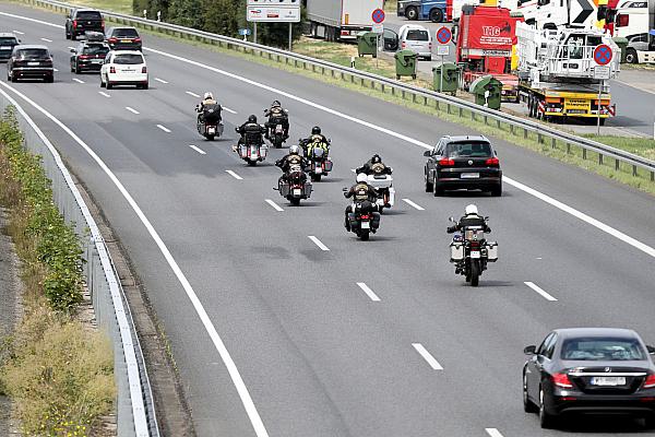 Harley-Fahrer auf der Autobahn am 15.07.2023, über dts Nachrichtenagentur