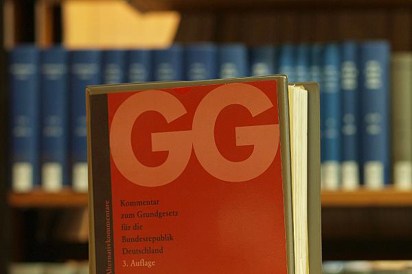 Ausgabe des Grundgesetzes in einer Bibliothek (Archiv), über dts Nachrichtenagentur
