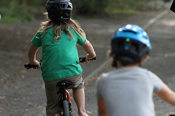 Kinder auf Fahrrädern am 21.08.2023, über dts Nachrichtenagentur