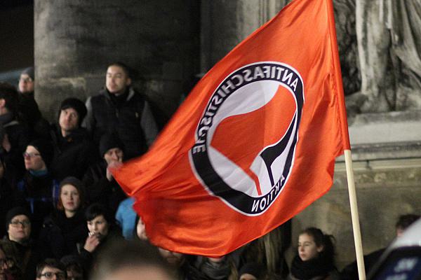 Antifa-Fahne (Archiv), über dts Nachrichtenagentur