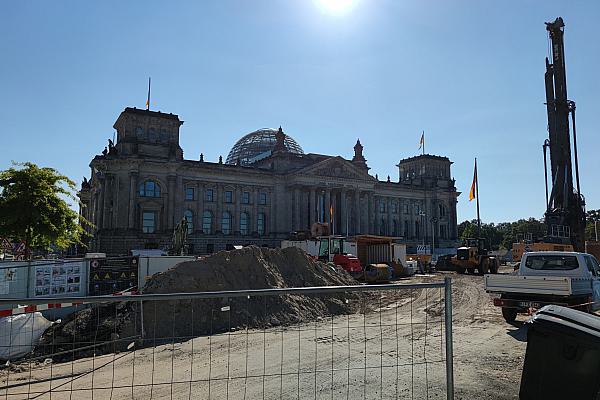 Baustelle vor Deutschem Bundestag (Archiv), über dts Nachrichtenagentur