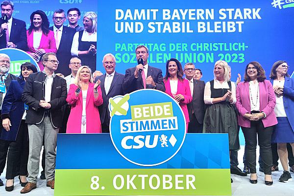 Markus Söder mit CSU-Kandidaten für die Landtagswahl 2023 am 8. Oktober, über dts Nachrichtenagentur