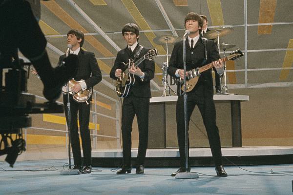 Die Beatles bei einem Auftritt im Jahr 1964 (Archiv), Bernard Gotfryd, über dts Nachrichtenagentur