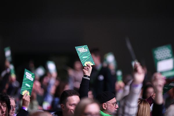 Abstimmung auf Grünen-Parteitag in Karlsruhe, über dts Nachrichtenagentur