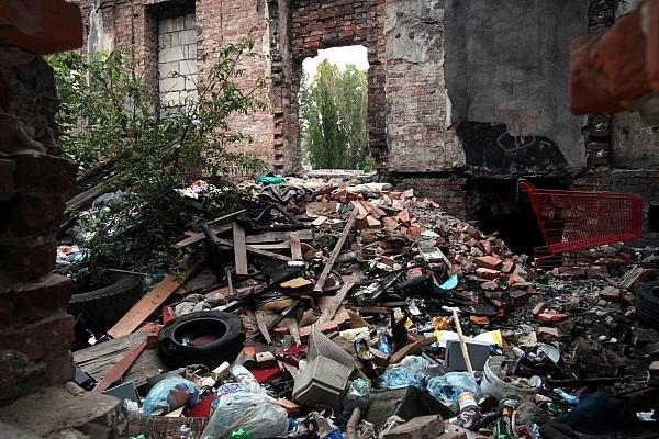 Müll in einer Ruine (Archiv), via dts Nachrichtenagentur