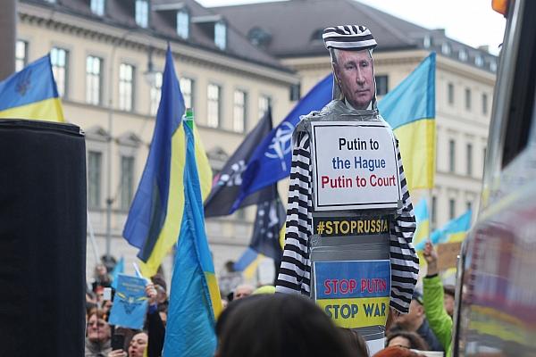 Pro-Ukraine-Demo am 17.02.2024, via dts Nachrichtenagentur