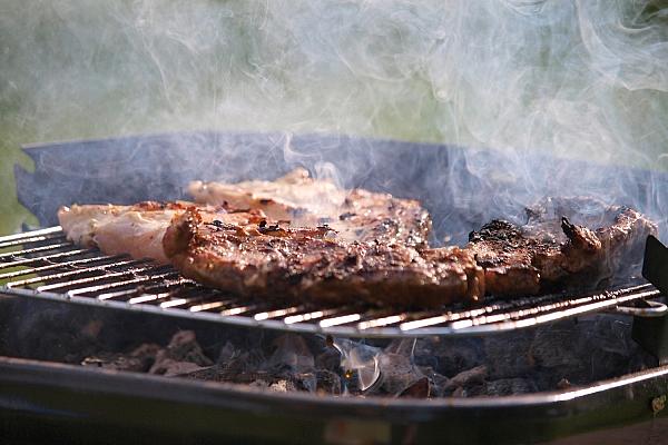 Steak auf einem Grill (Archiv), via dts Nachrichtenagentur