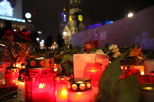 Gedenkkerzen am Breitscheidplatz, via dts Nachrichtenagentur