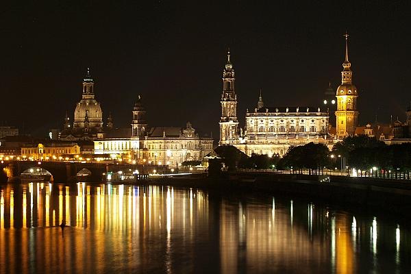 Dresden bei Nacht (Archiv), via dts Nachrichtenagentur