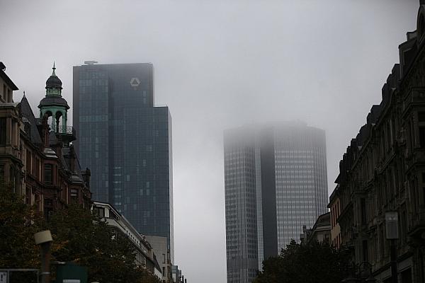 Frankfurter Bankentürme im Nebel (Archiv), via dts Nachrichtenagentur