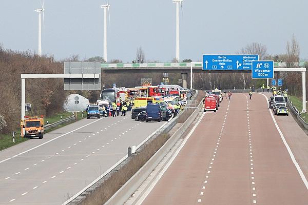 Unfall auf der A 9 bei Leipzig am 27.03.2024, via dts Nachrichtenagentur