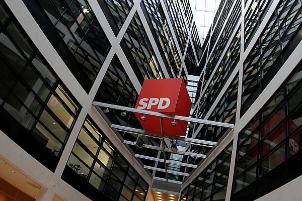SPD-Logo im Willy-Brandt-Haus (Archiv), via dts Nachrichtenagentur