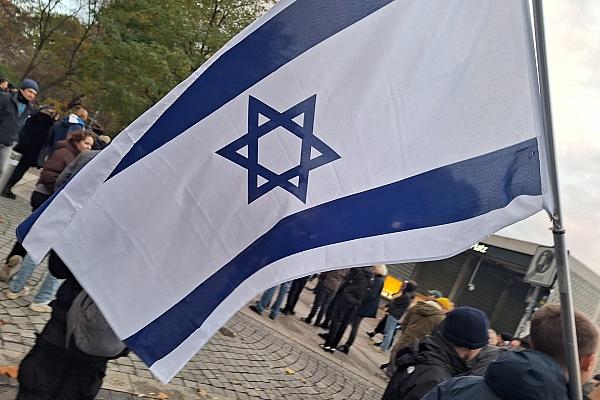 Israelische Fahne auf Pro-Israel-Demo (Archiv), via dts Nachrichtenagentur