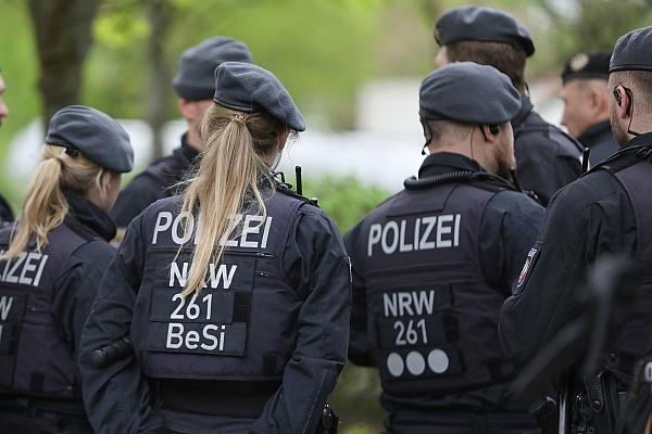 Polizisten (Archiv), via dts Nachrichtenagentur