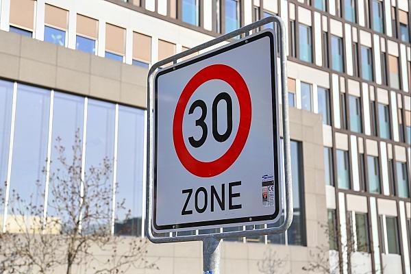 Tempo-30-Schild (Archiv), via dts Nachrichtenagentur